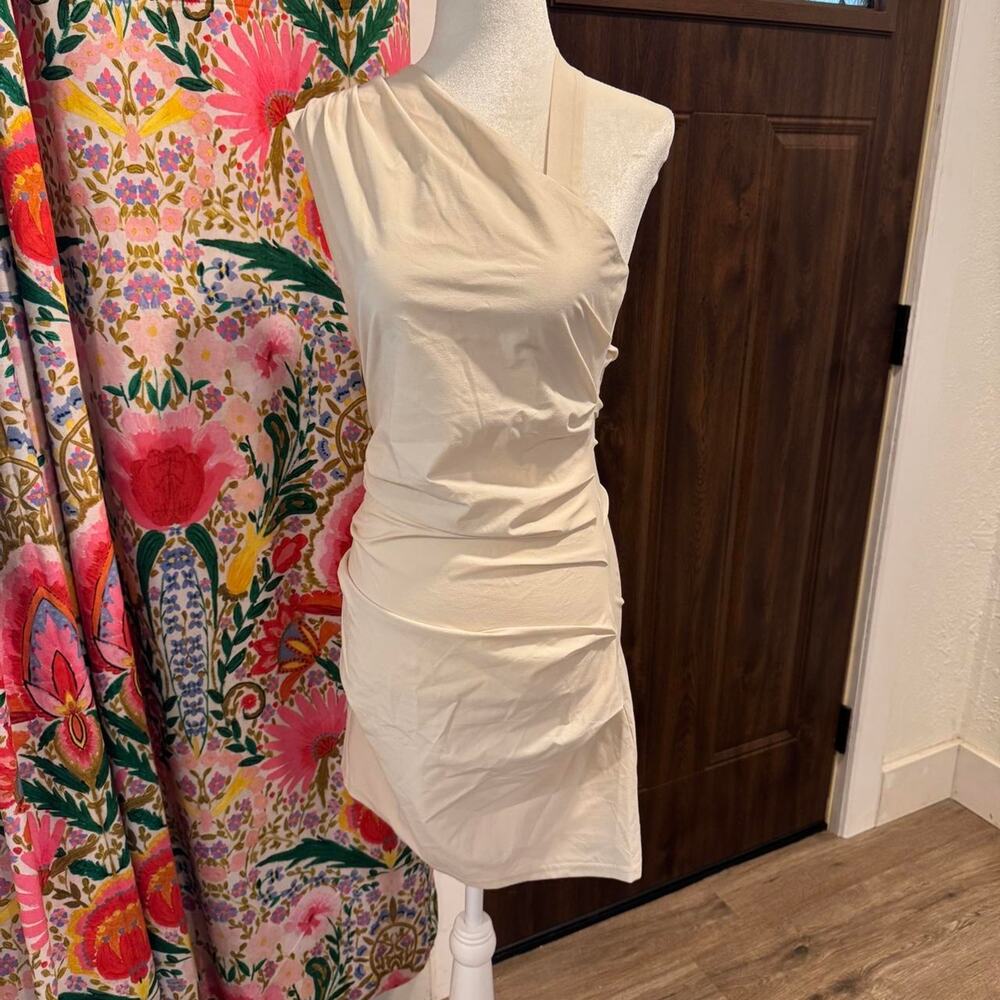 Nwt banana republic asymmetrical cream dress SZ 0
